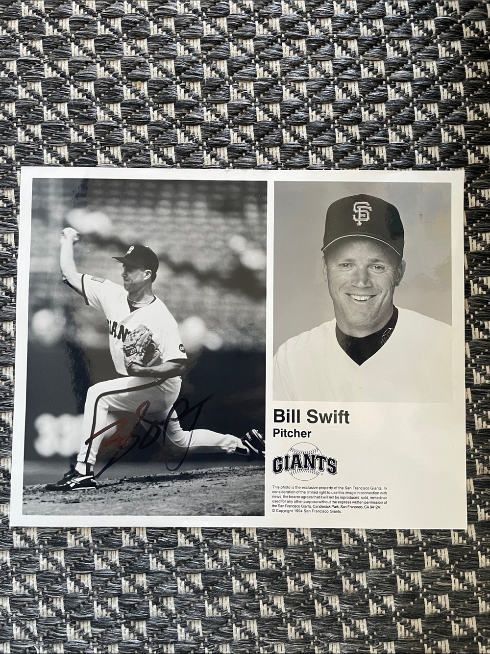 Autographed San Francisco Giants Bill Swift Black/White Promotional Photo Print
